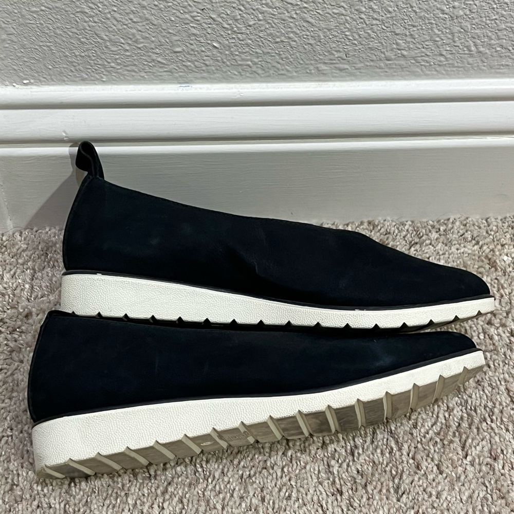 Eileen Fisher 7.5 Navy Blue Wedge